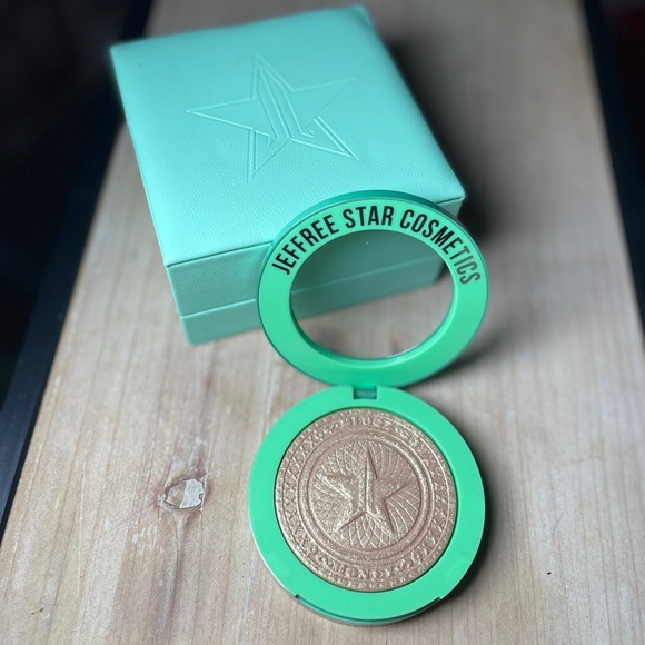 Jeffree Star Cosmetics Highlighter - Cold Hard Cash Edition - Picture 1 of 3